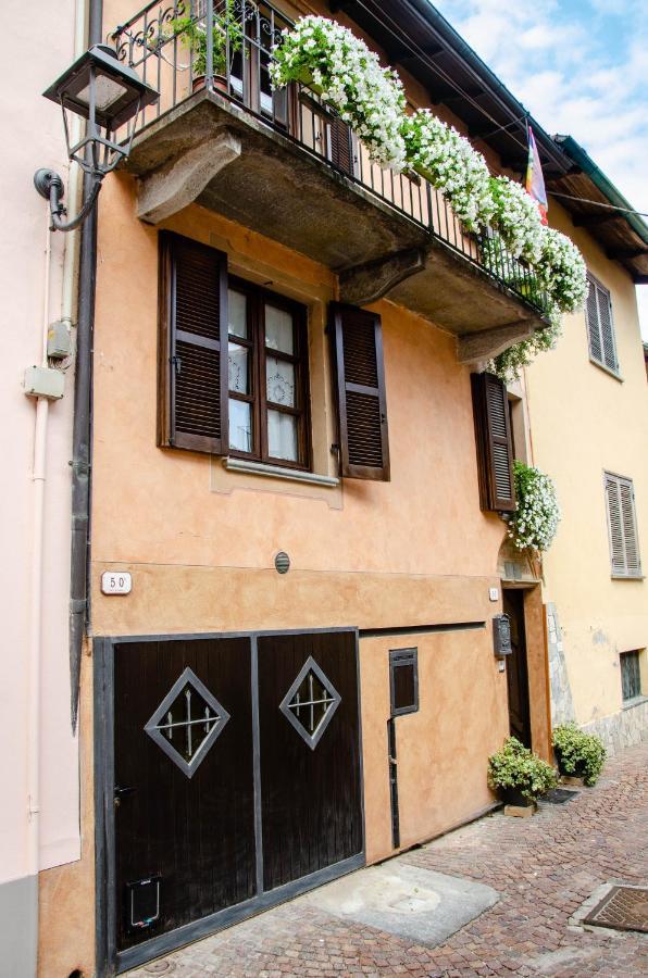 Holiday House Antica Dimora Soggiorni In Langa Centro Storico La Morra Buitenkant foto