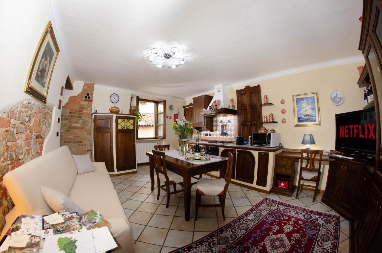 Holiday House Antica Dimora Soggiorni In Langa Centro Storico La Morra Buitenkant foto