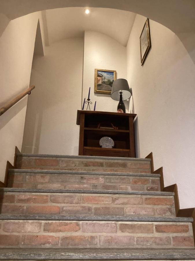 Holiday House Antica Dimora Soggiorni In Langa Centro Storico La Morra Buitenkant foto