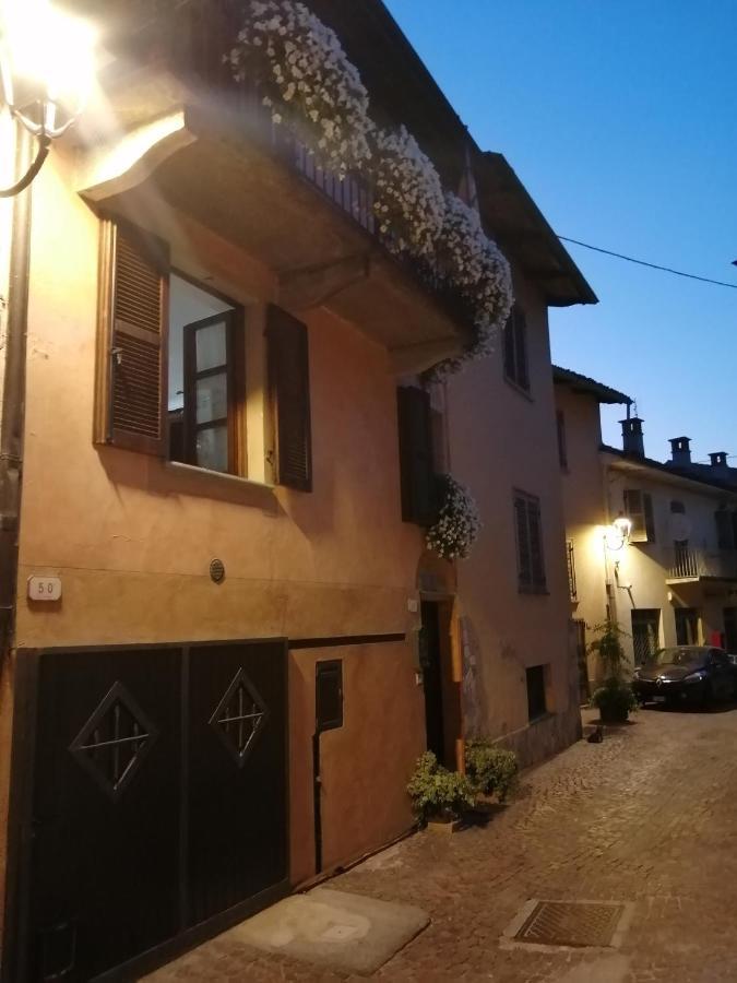 Holiday House Antica Dimora Soggiorni In Langa Centro Storico La Morra Buitenkant foto