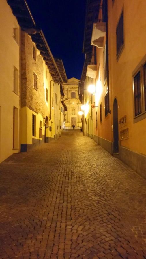 Holiday House Antica Dimora Soggiorni In Langa Centro Storico La Morra Buitenkant foto