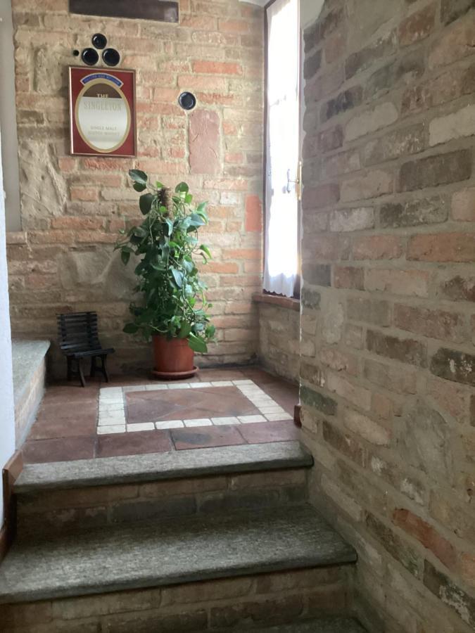 Holiday House Antica Dimora Soggiorni In Langa Centro Storico La Morra Buitenkant foto